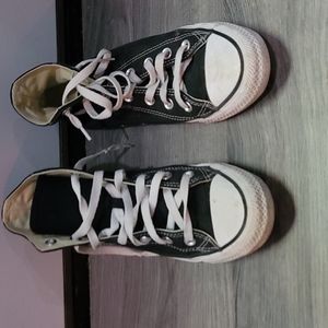 Black hightop converse 6 mens or 8 womens